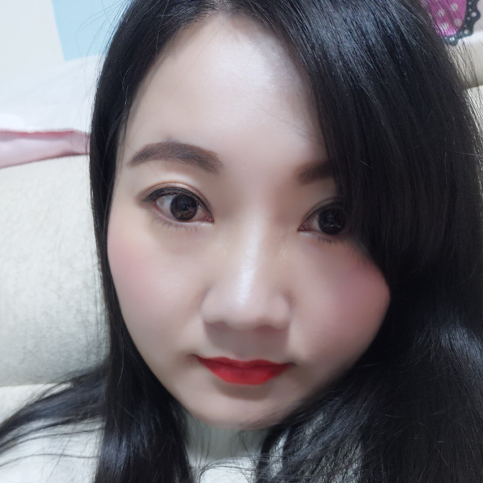 宝贝泪了明亮的照片