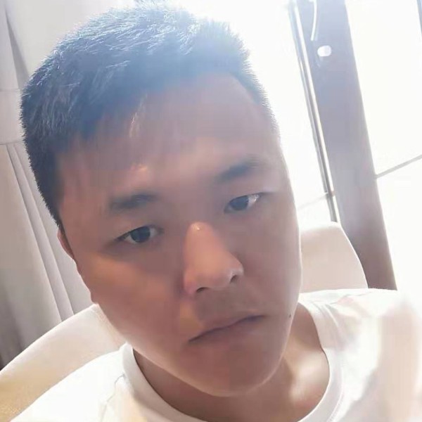 韶华挽手传统的照片