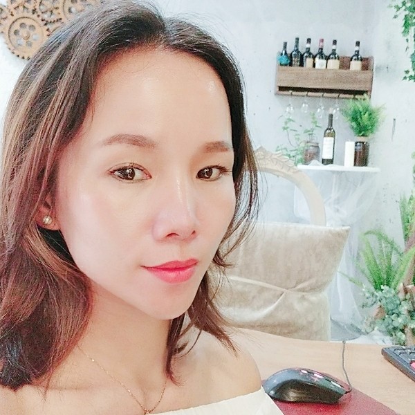 余生一起手牵手的照片