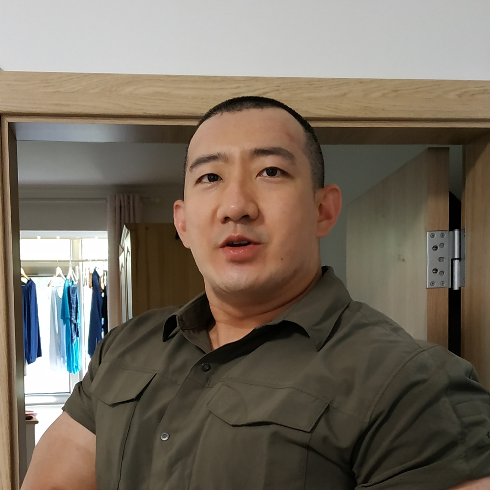 刘欣宇爱健身的照片