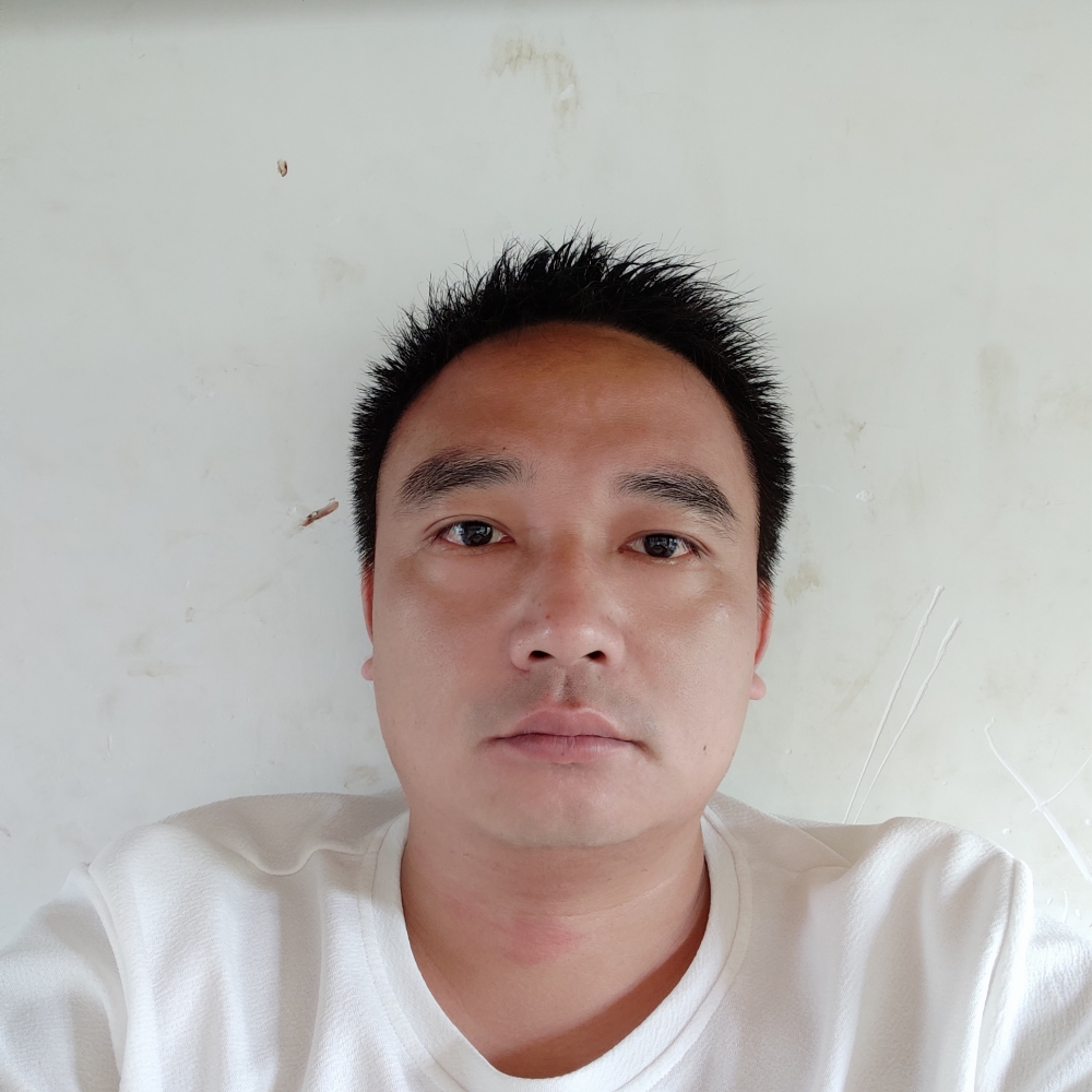 草丛深拥殷勤的照片