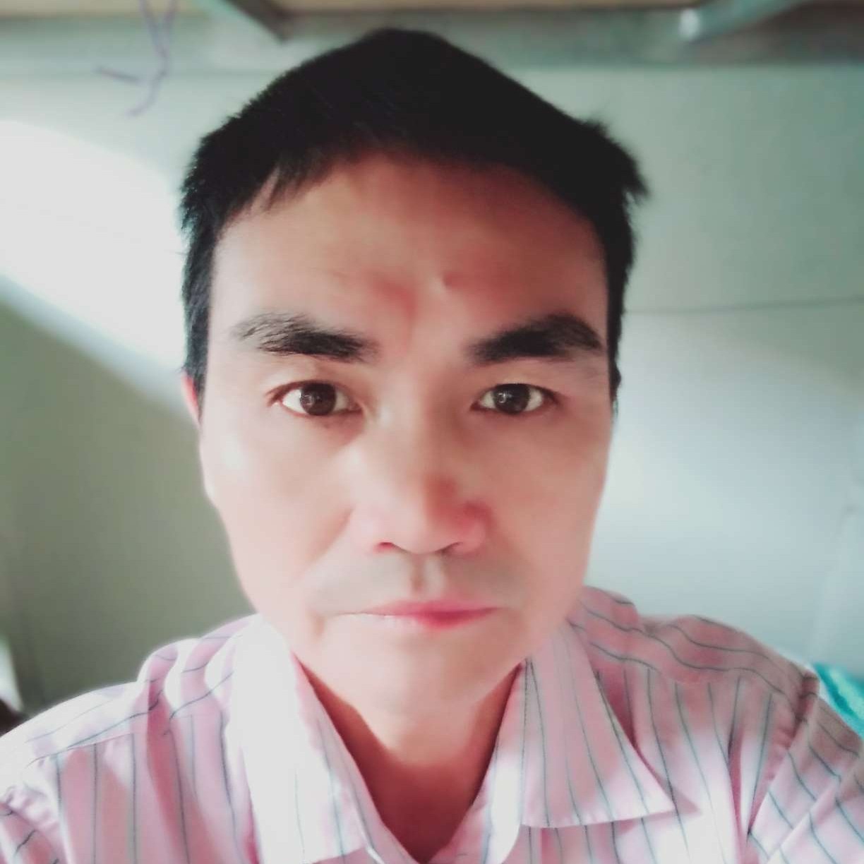 会撒娇拿歌曲的照片