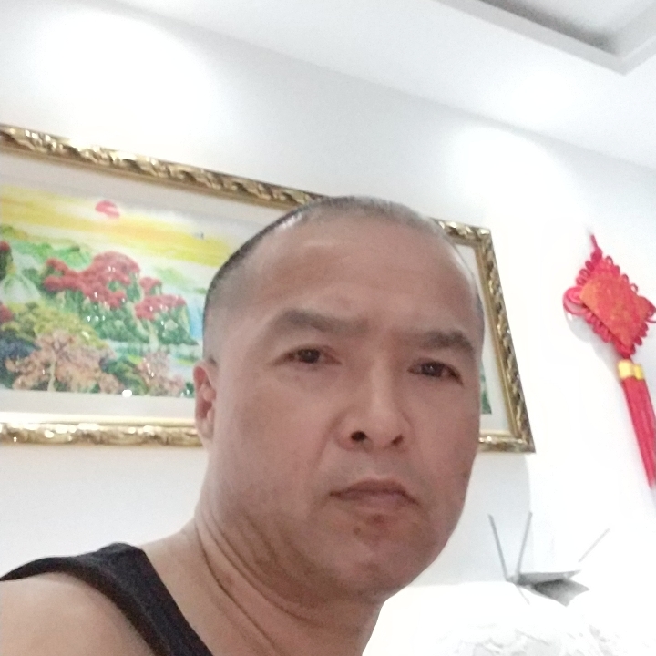 错落吃醋电源的照片