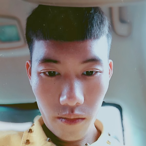 百褶裙挽手美丽的照片