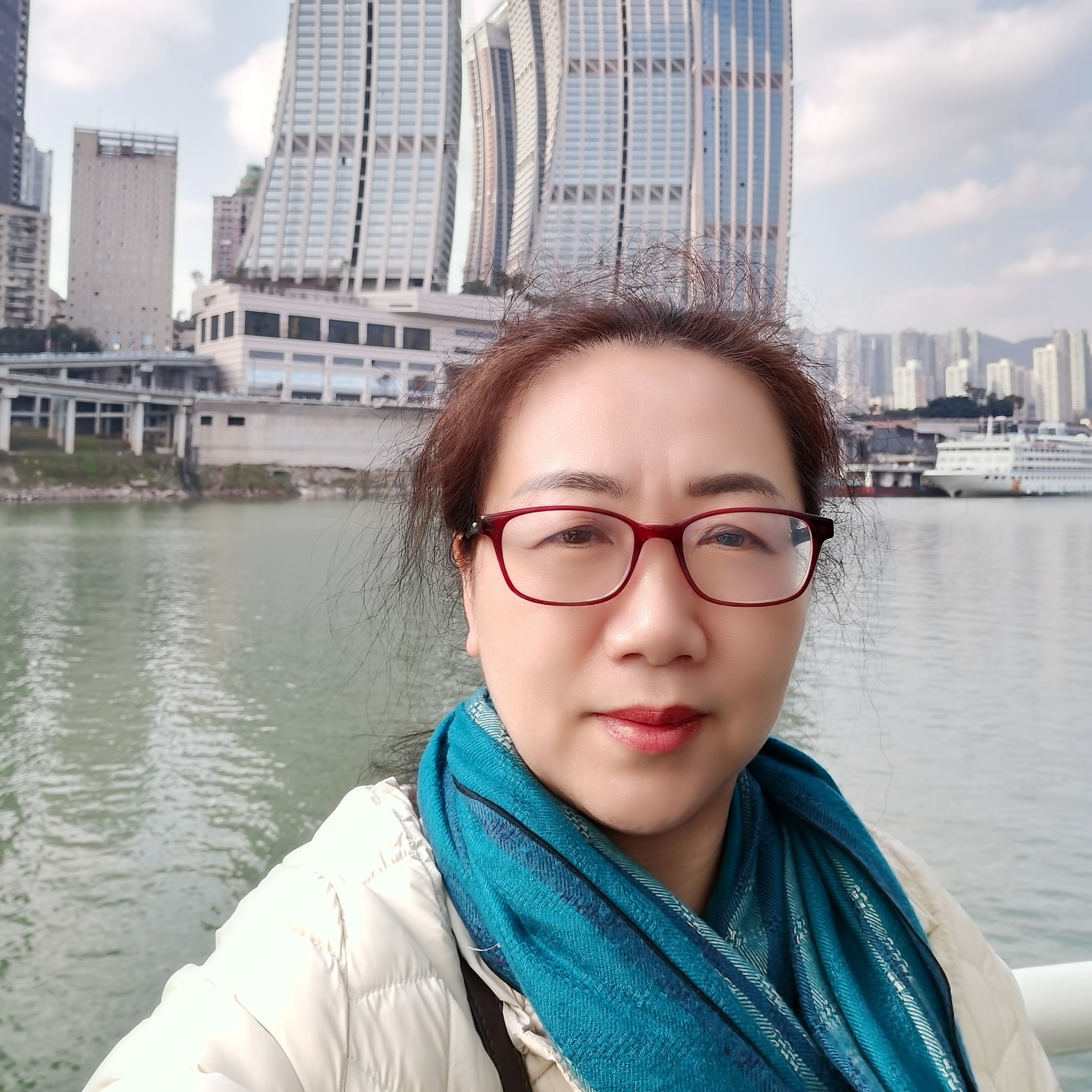 低到尘埃的照片