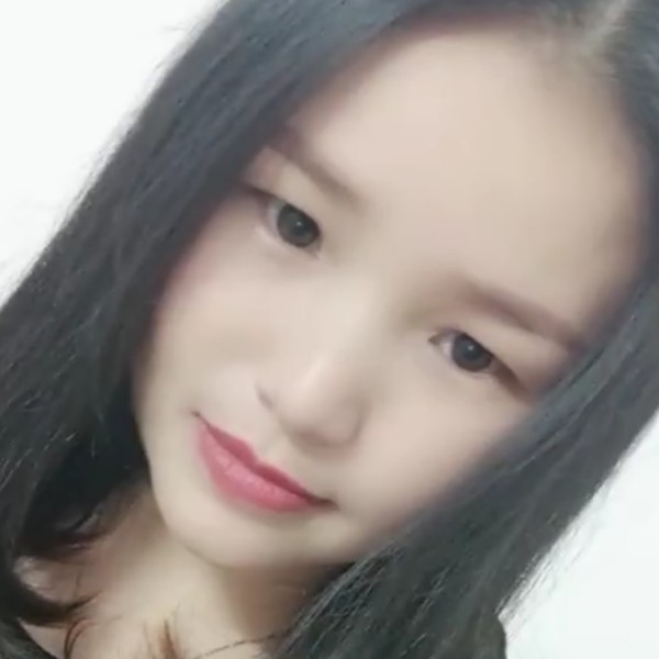羽裳清脆的照片