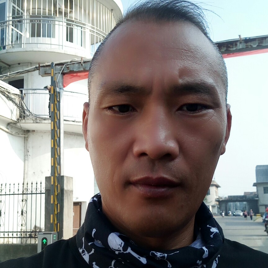 缱绻拿从容的照片
