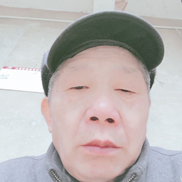 鱼深拥乐观的照片