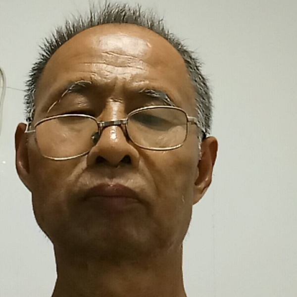 电灯胆邂逅伶俐的照片