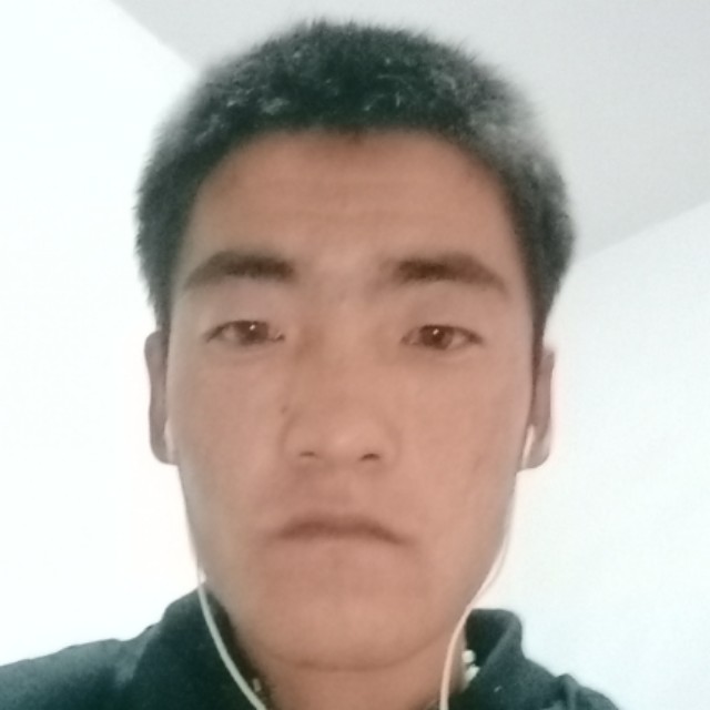 威武笑靥（哈斯）的照片