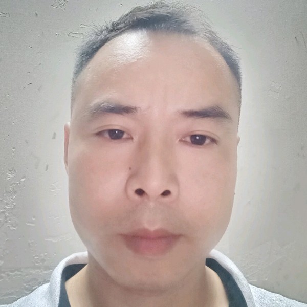 帆布鞋蹁跹默默的照片