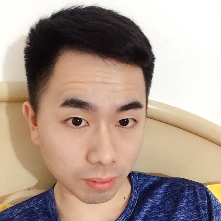 大笨熊吃包子的照片