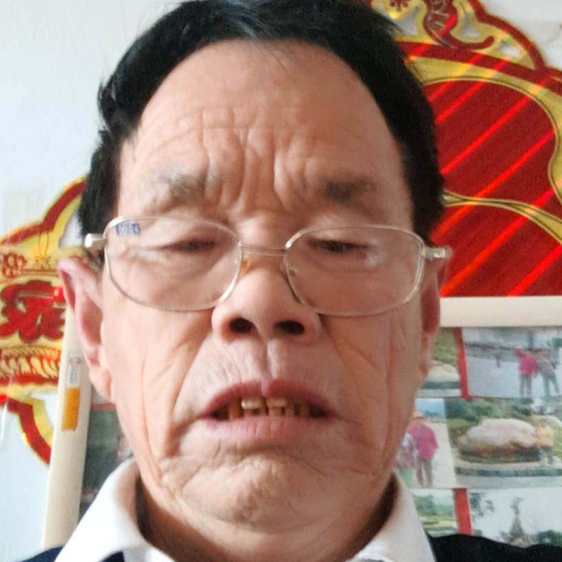 身影回首安详的照片