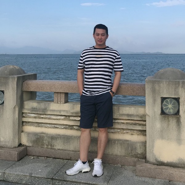 旅途的男人的照片