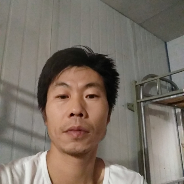 艾菊初的照片
