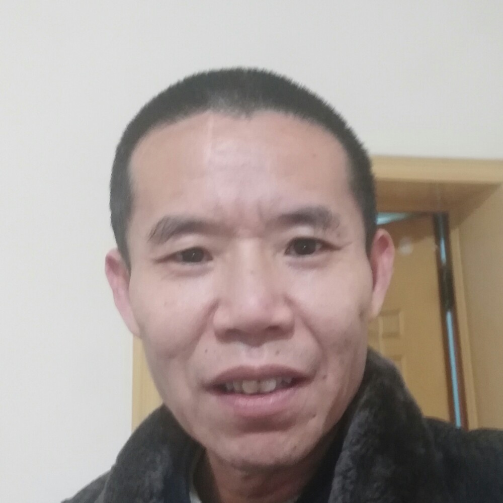 一个人小熊猫的照片