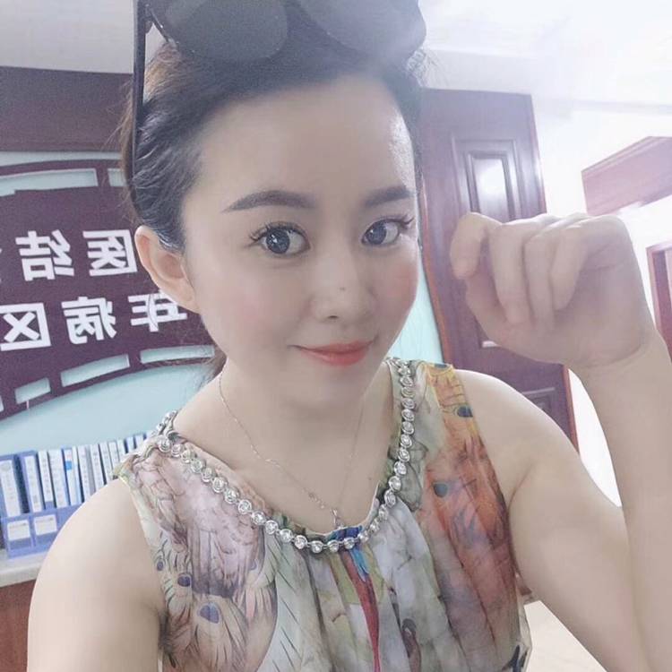 愤怒爱果汁的照片