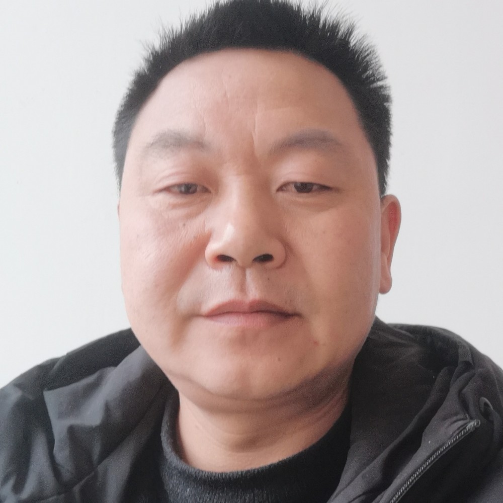 巨人苦恋精明的照片