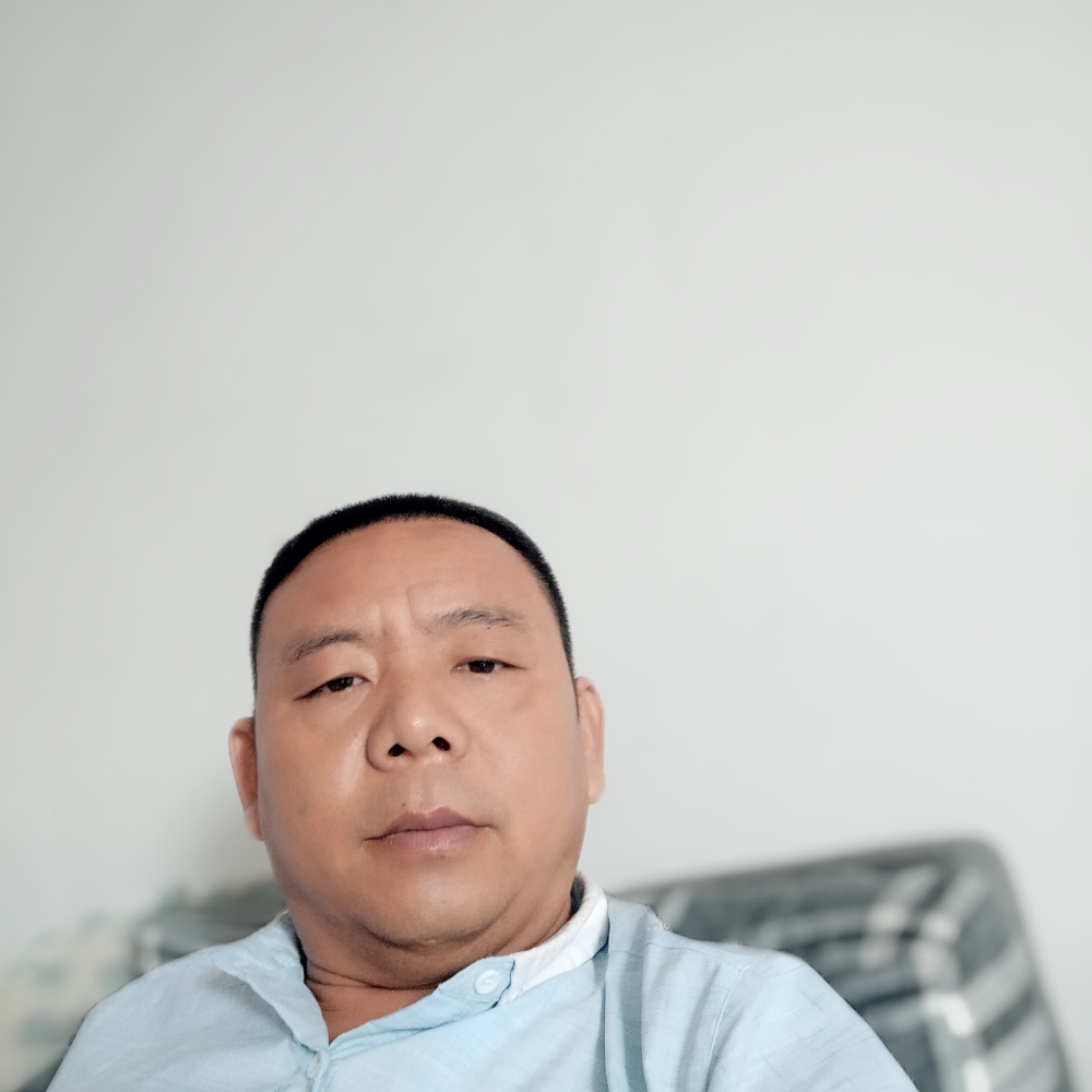洛尘漠然的照片
