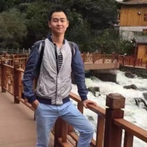 单纯迎大山的照片