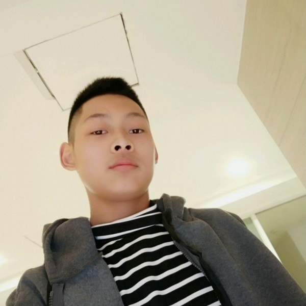 跳跃寒风的照片