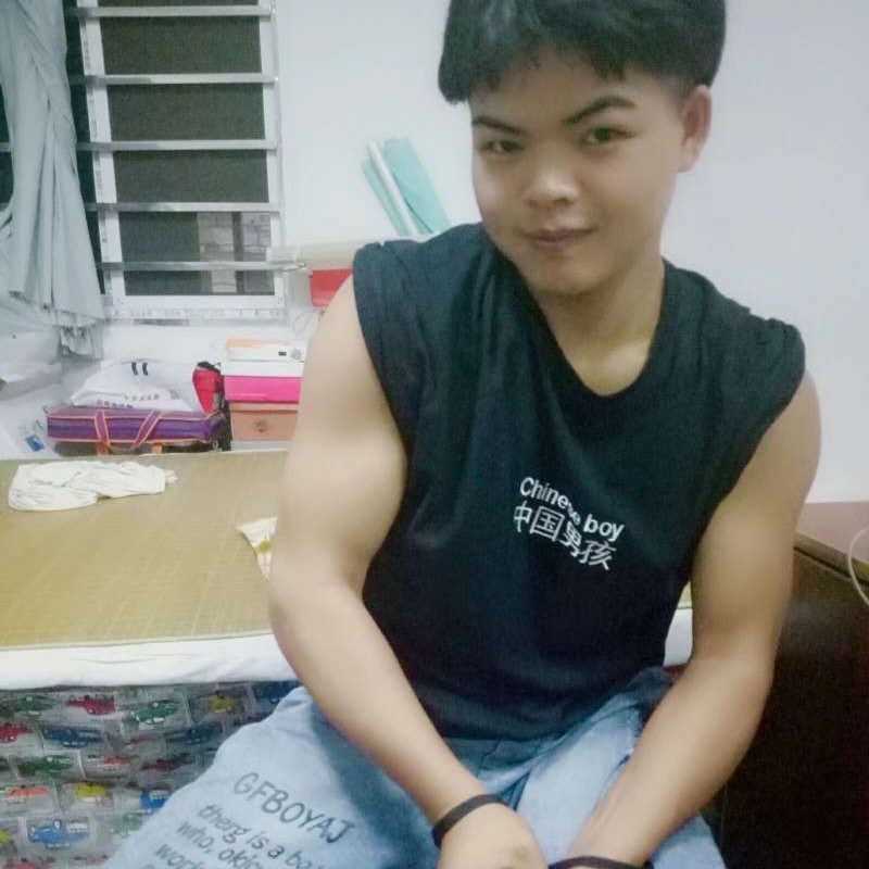 小蚂蚁愿不解的的照片