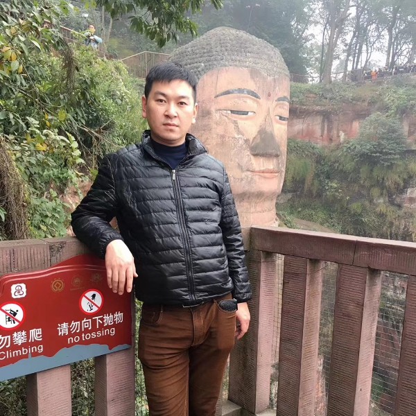 暴躁石头的照片