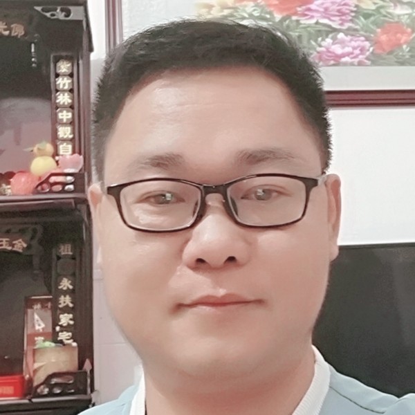 冷艳有铃铛的照片
