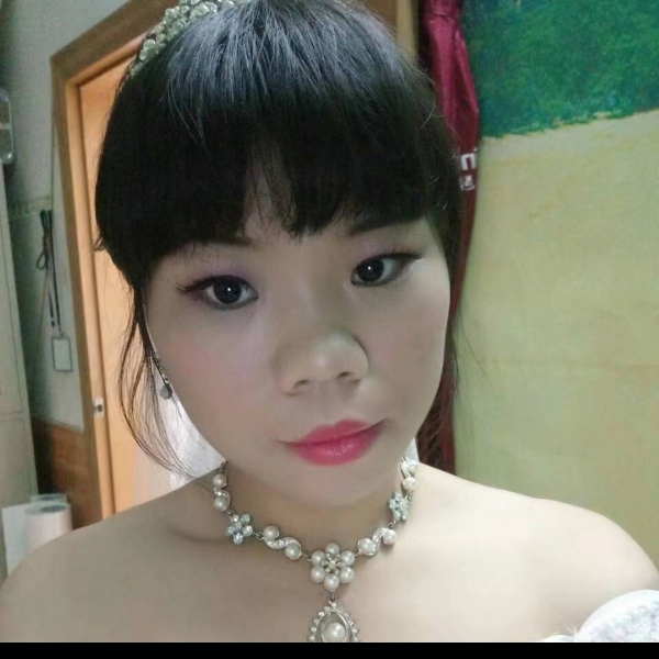 酒窝聪慧的照片