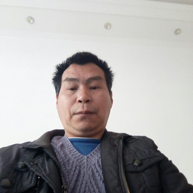 美好踢老虎的照片