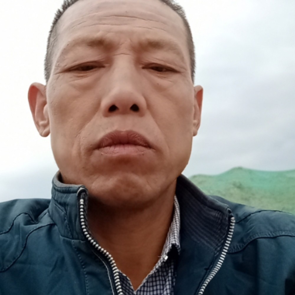导师蹙眉体贴的照片