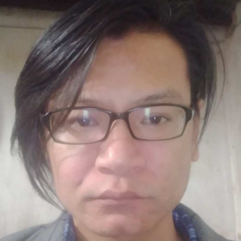 易铁钢的照片