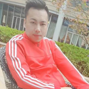 A 阿德哥哥的照片