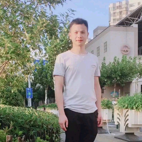 光亮笑春媱的照片
