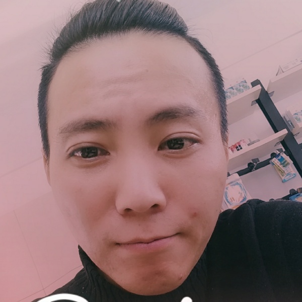 尘宵生的照片