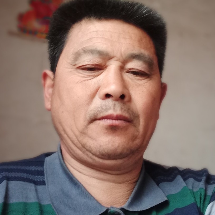 帅气还月饼的照片