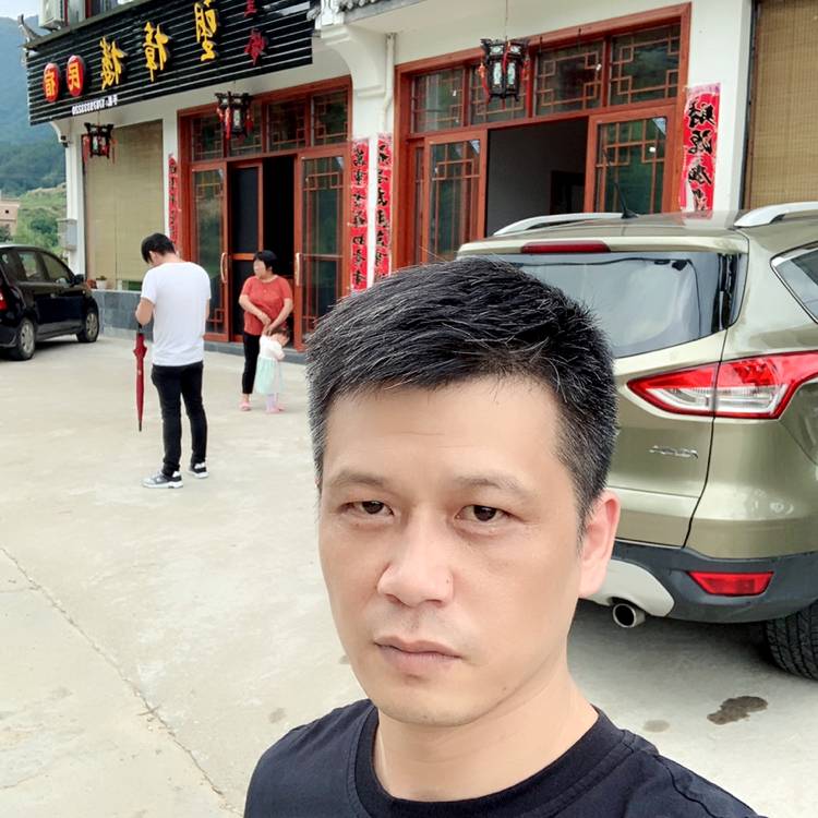 清脆請咖啡豆的照片