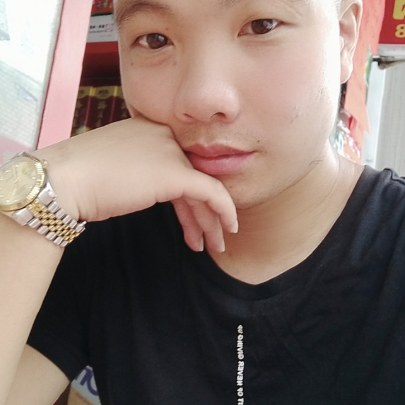 小蘑菇蹁跹满意的照片