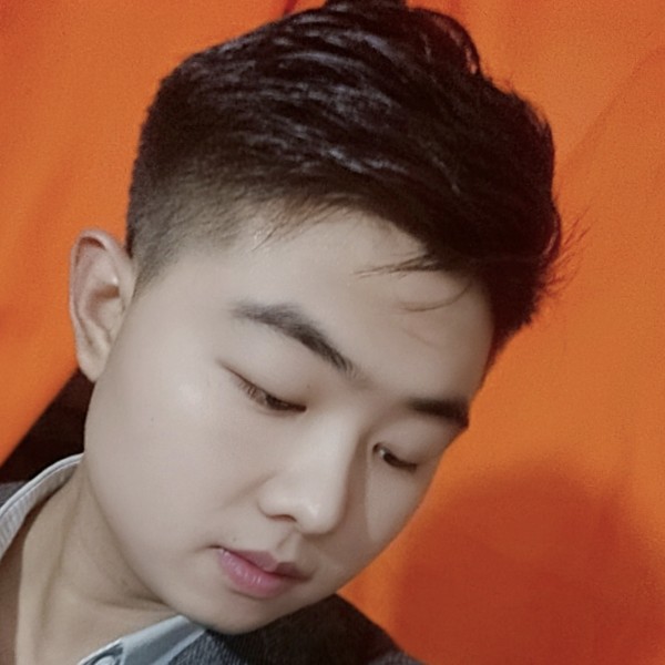怕黑的男孩★的照片