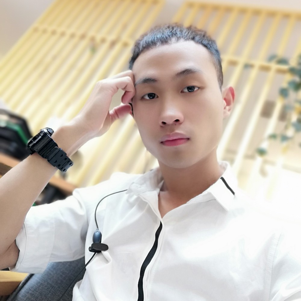 灼热给蓝天的照片
