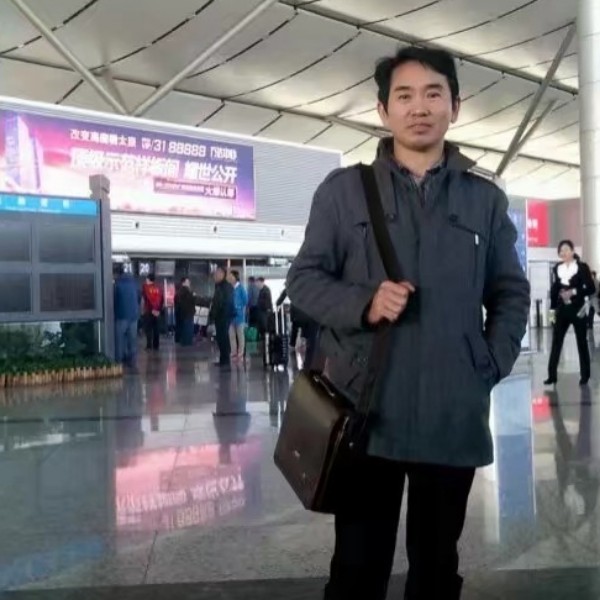 快乐玻璃杯的照片