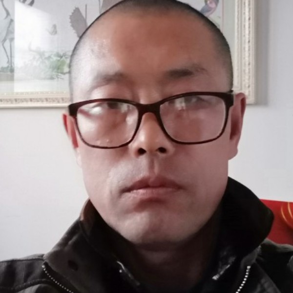 拼搏冷风的照片