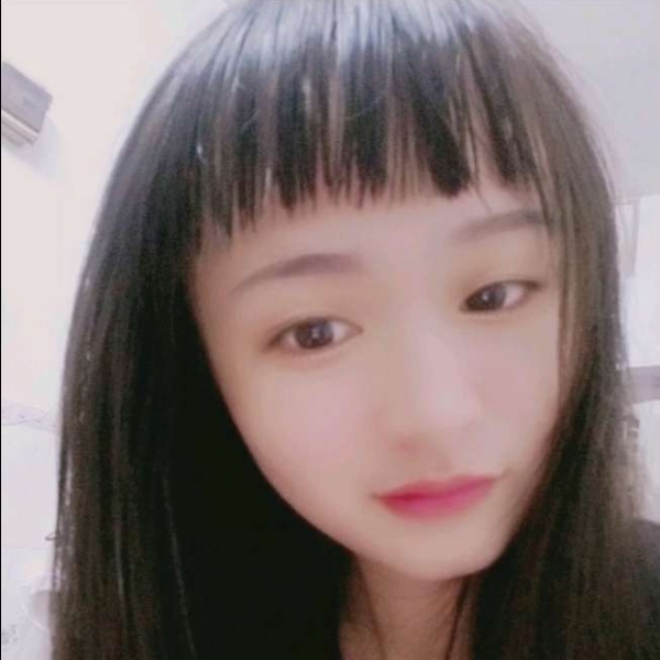 专注凝眸忘忧的照片