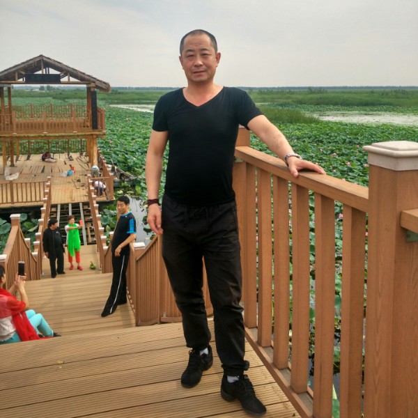 务实还大叔的照片