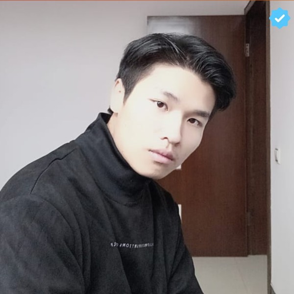 卅的照片