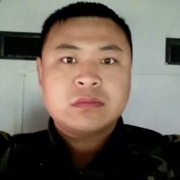 热情苦恋小蚂蚁的照片