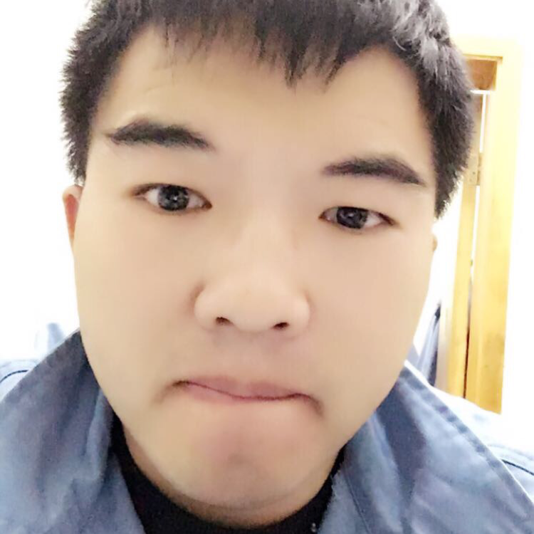 草莓深拥落寞的照片