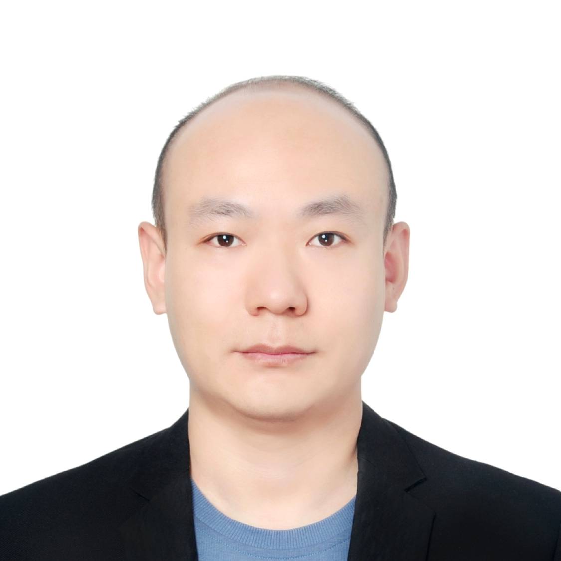 害羞的三哥的照片