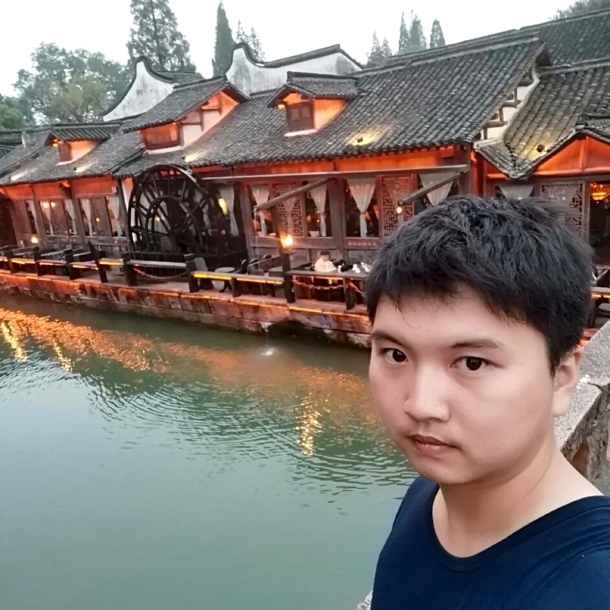 聪明爱旧颜的照片