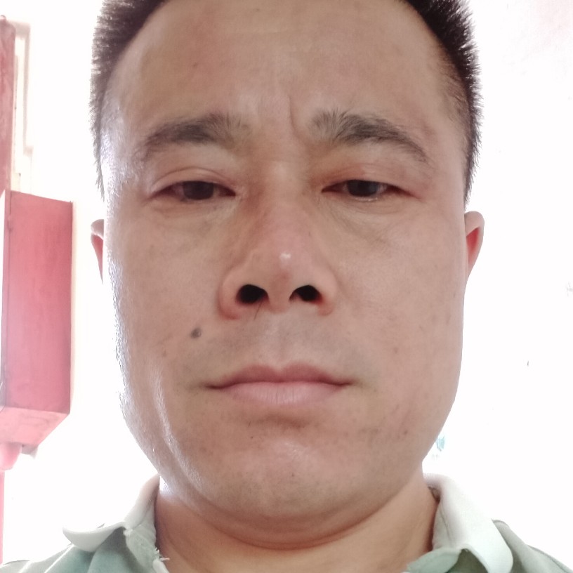 粗犷向煎饼的照片